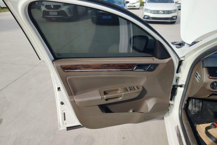 Used Volkswagen Bora 2014 1.6L Automatic Luxury Model