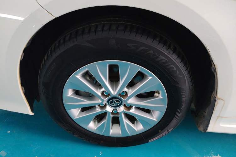 Used Toyota Corolla 2022 Dual-Motor 1.8L E-CVT Pioneer Edition
