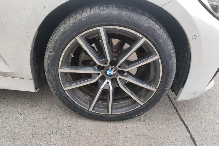 Used BMW 3 Series 2020 320Li M Sport Package Right Front Wheel Hub
