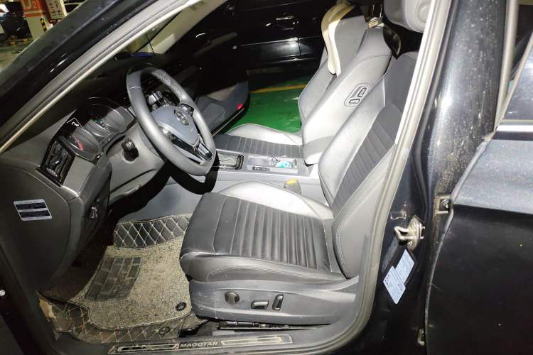 Used Volkswagen Magotan 2017 330TSI DSG Leading Model Left Front Seat