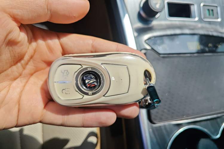 Used Buick GL8 2021 ES Landtrek 653T Comfort Edition
