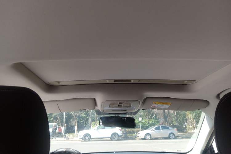 Used Roewe i5 2019 20T Automatic 4G Connected Supercharged Flagship Edition
