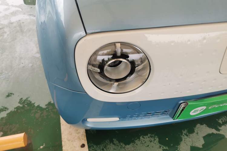 Used ORA Black Cat 2021 301 km Basic Version Right Front Headlight