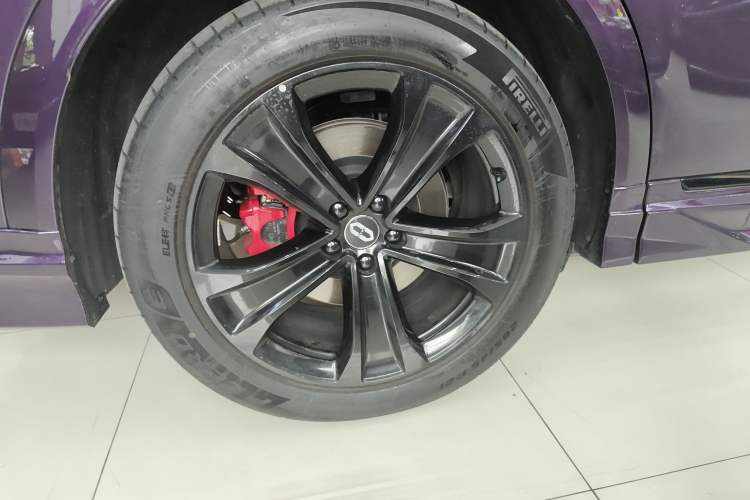 Used Hima AITO M8 2025 Model Pure Electric Max+ Six-Seat Four-Wheel-Drive Version