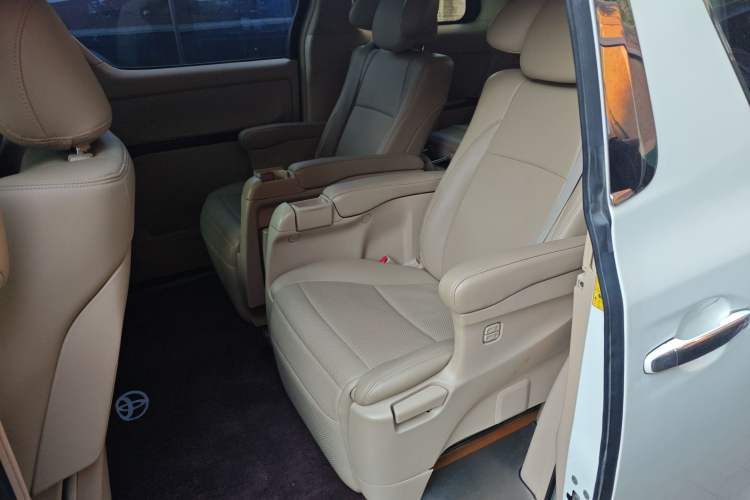 Used Toyota Alphard 2011 3.5L Luxury Edition