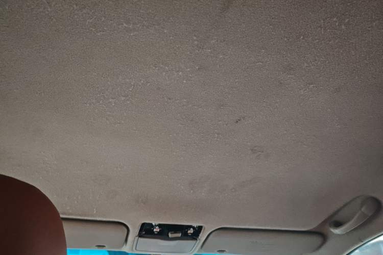 Used Kia K2 2011 Sedan 1.4L Manual Transmission GLS Headliner