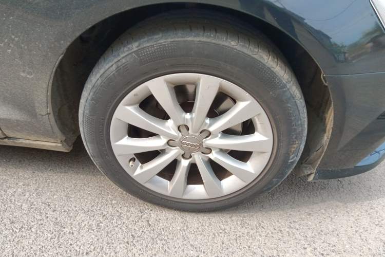 Used Audi A6L 2014 TFSI Standard Model Right Front Wheel Hub