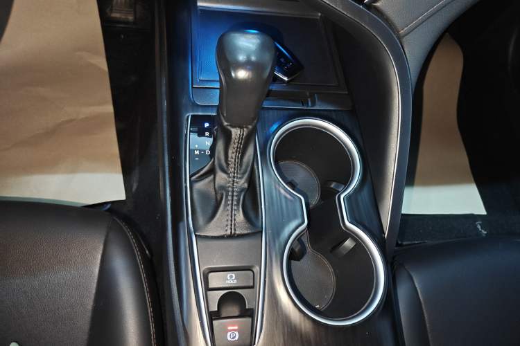 Used Toyota Camry 2021 2.0G Luxury Edition