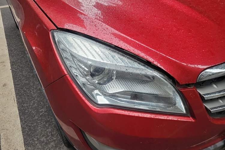 Used CHANGAN CS35 2012 1.6L Automatic Luxury Version China IV Standard Right Front Headlight