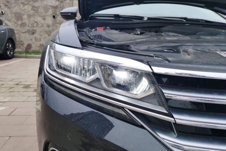 Used Volkswagen Phideon 2019 380TSI Two-Wheel Drive Business Edition China VI Standard
