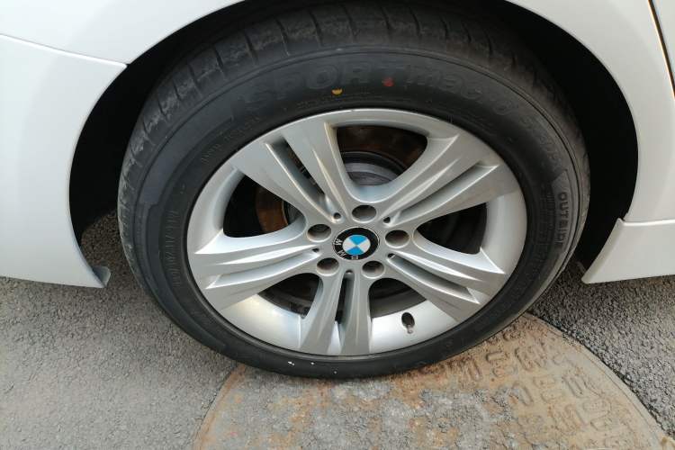 Used BMW 3 Series 2015 320i Sport Design Package
