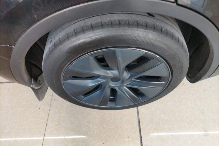 Used Tesla Model Y 2023 Rear-Wheel-Drive Version
