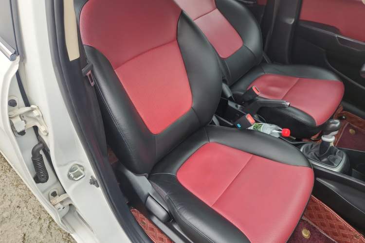 Used Kia K2 2012 Hatchback 1.4L MT Cool Edition Commemorative Model