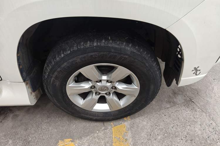 Used Toyota Prado 2015 2.7L TXL Middle East Version
