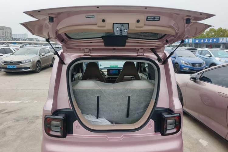 Used Geely Galaxy Panda 2023 Panda Mini 200km Endurance Bear Trunk