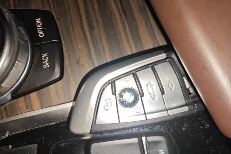 Used BMW 5 Series New Energy 2018 530Le Luxury Package Vehicle Key