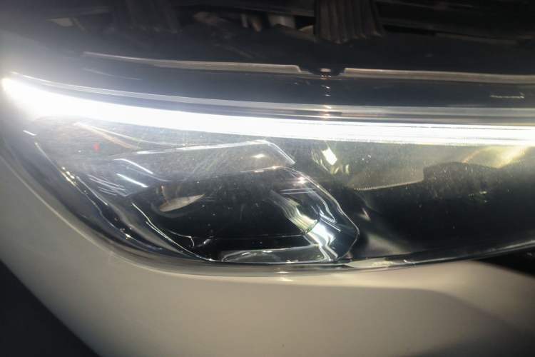 Used GAC Trumpchi GS5 2019 235T Automatic Elite Edition Right Front Headlight