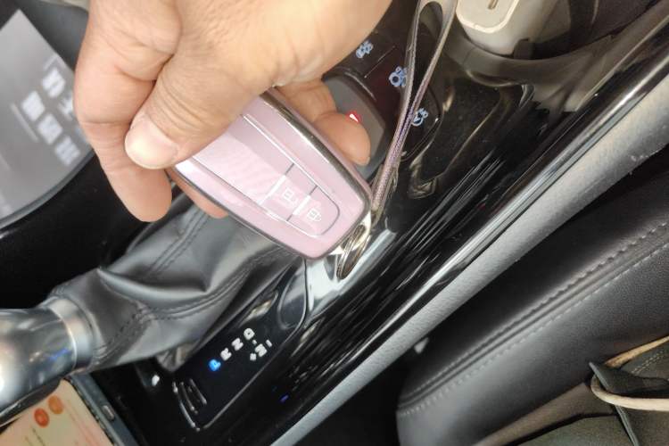 Used Toyota IZOA 2018 2.0L Yichi Edition China V Standard
