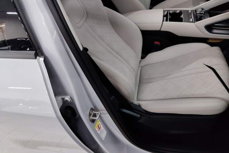 Used BYD Yuan UP 2024 401KM Leading Edition