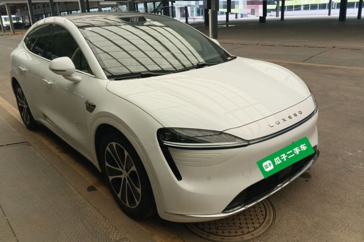 Used Hima Luxeed R7 2024 All-Electric 736 km Ultra Front Right 45 Deg