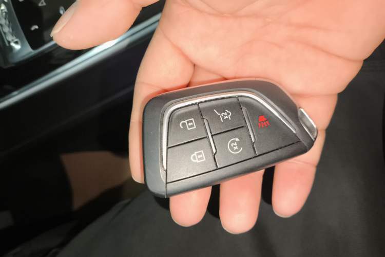 Used Cadillac LYRIQ 2022 Rear-Drive Long-Range Luxury Edition Interior 1