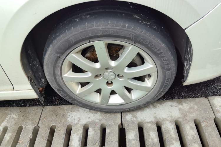 Used Peugeot 308 2013 1.6L Automatic YouShang Model Right Front Wheel Hub