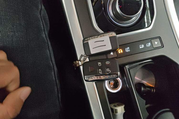 Used Land Rover Range Evoque 2018 240 PS SE Smart Brilliance Edition Vehicle Key