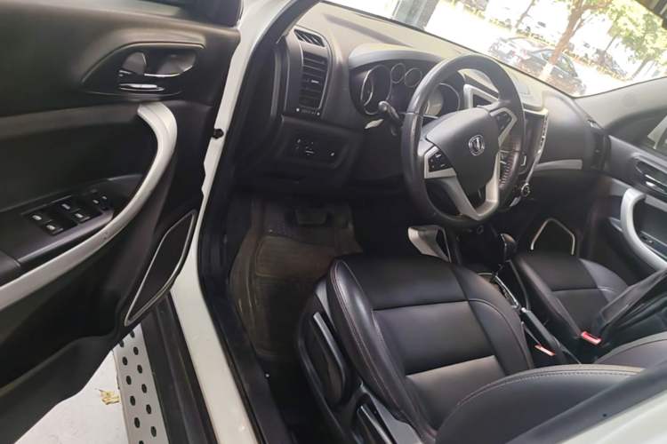 Used CHANGAN CS35 2016 1.6L Automatic Luxury Model China V Standard
