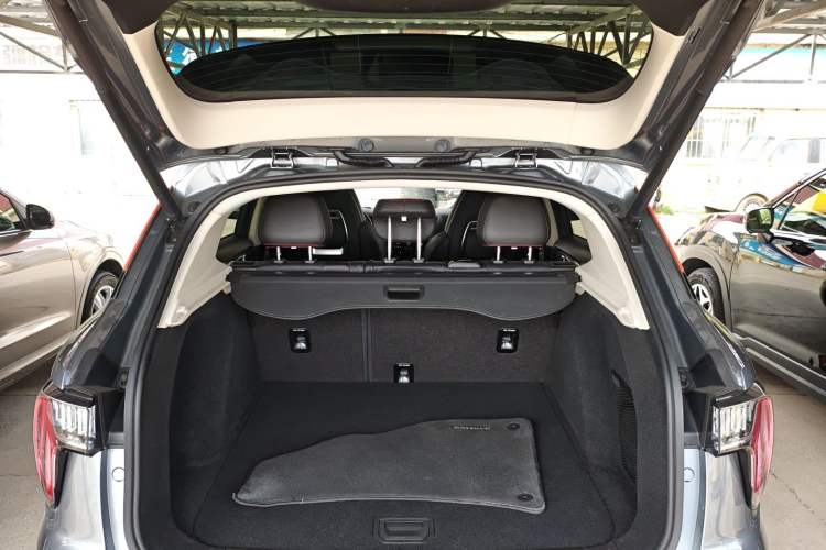 Used Lynk & Co 01 2019 2.0T Two-Wheel Drive Zhaopu Version China VI Standard
