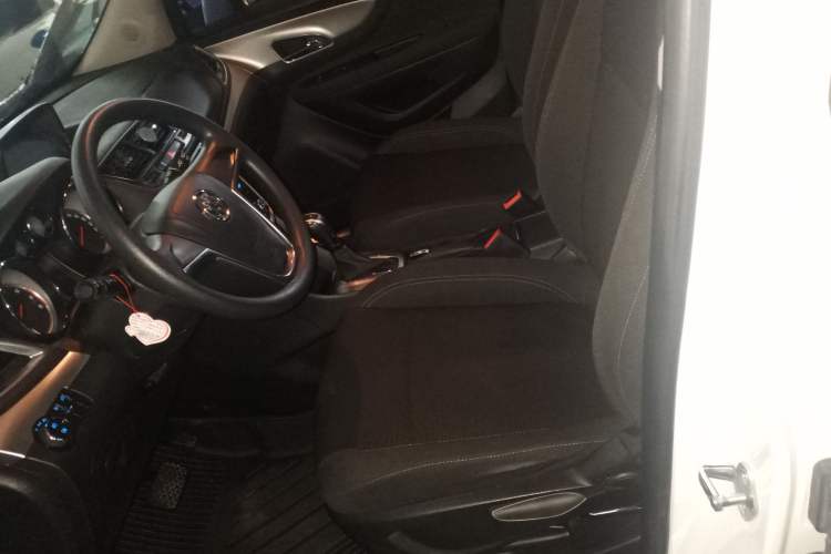 Used Buick Encore 2014 1.4T Automatic Two-Wheel Drive Urban Elite Model Left Front Seat