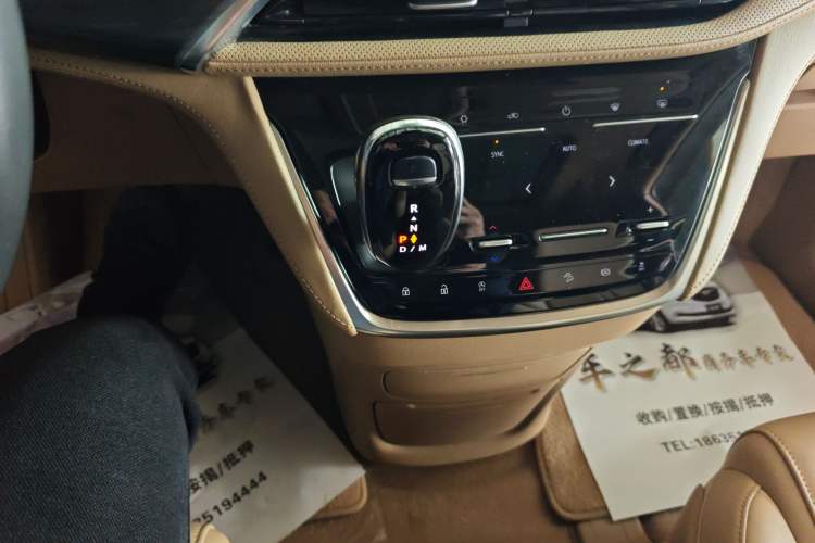 Used Buick GL8 2021 ES Land Cruiser 653T Luxury Edition