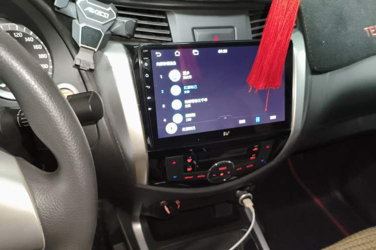 Used Nissan Navara 2021 2.5L Facelift Manual Transmission 4x4 Comfort Version QR25