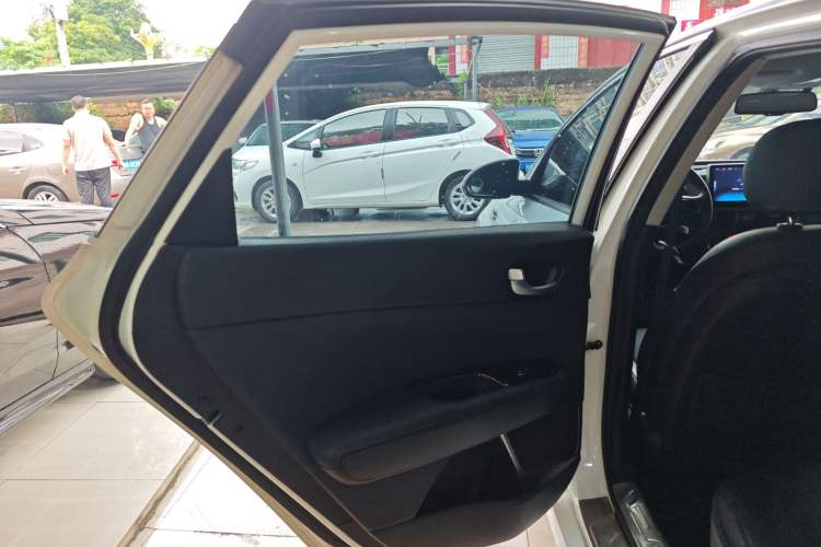 Used Kia K5 2016 2.0L Automatic GLS