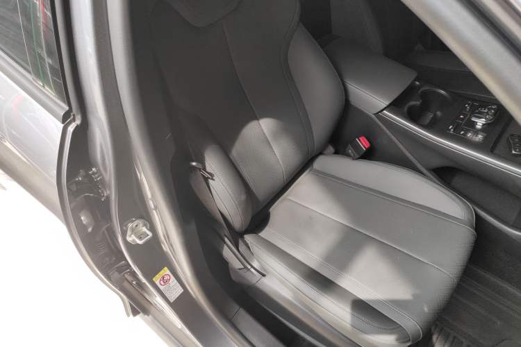 Used BYD Qin PLUS 2025 EV Smart Drive Edition 420KM Leading Model Right Front Seat