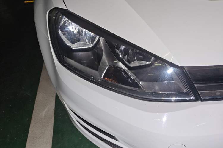 Used Volkswagen Golf 2016 230TSI Automatic Comfort Version
