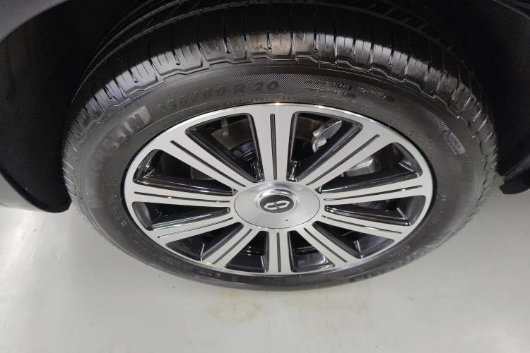 Used Hima AITO M7 2024 1.5T Intelligent Driving Rear-Drive Pro Version 5 Seats
