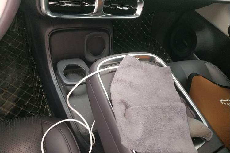 Used Leapmotor B10 2025 510 Comfort Edition Gear Lever