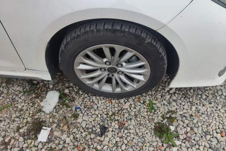 Used Toyota Allion 2021 2.0L Deluxe Edition Right Front Wheel Hub