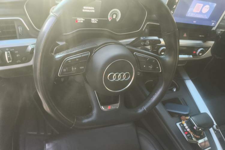 Used Audi A4L 2022 40 TFSI Luxury Dynamic Model