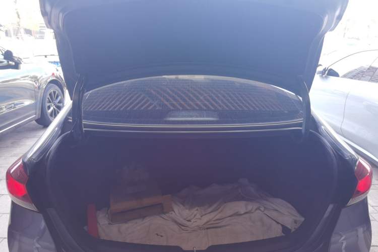 Used Hyundai Elantra (6th Generation / Lingdong) 2018 1.4T Dual-Clutch Xuan Dong · Dynamic Edition Trunk