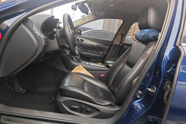Used Infiniti Q50L 2018 2.0T Enjoyment Version China VI Standard

