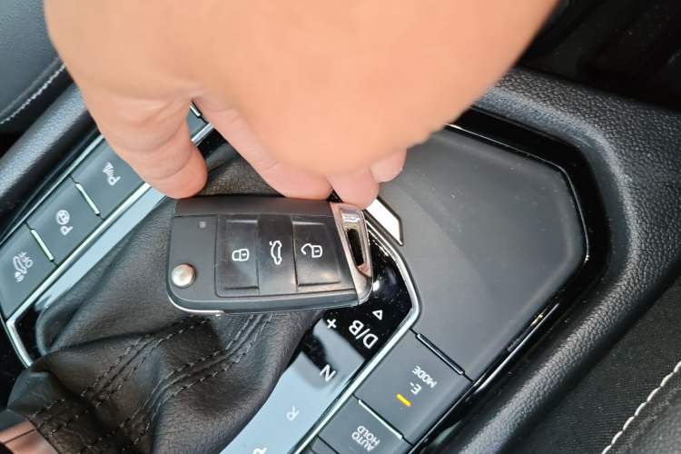 Used Volkswagen Tiguan L New Energy 2022 430 PHEV Plug-in Hybrid Prestige Edition Vehicle Key