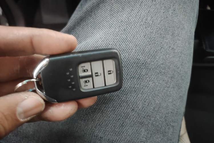 Used Honda Odyssey 2015 Revised 2.4L Luxury Edition