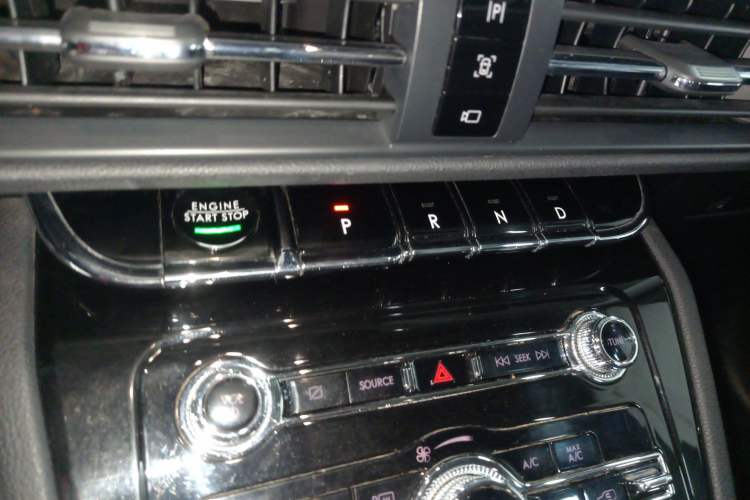 Used Lincoln Corsair 2020 2.0T Two-Wheel Drive Luxury Edition
