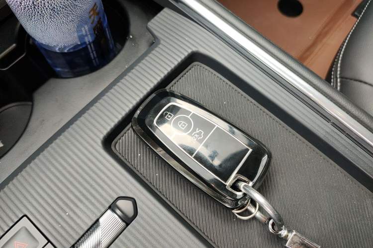 Used Ford Mondeo 2025 2.0T EcoBoost Luxury Version Vehicle Key