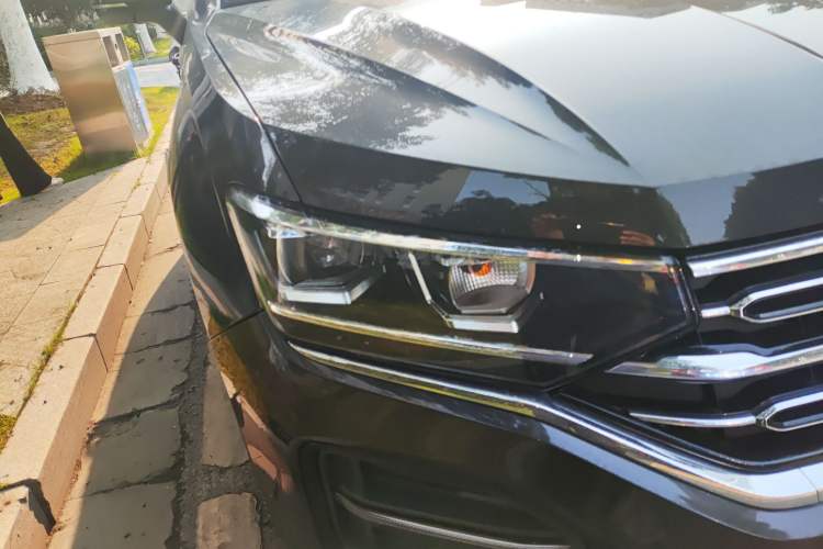 Used Volkswagen Tayron 2022 280TSI Two-Wheel Drive Luxury Smart Connectivity Version