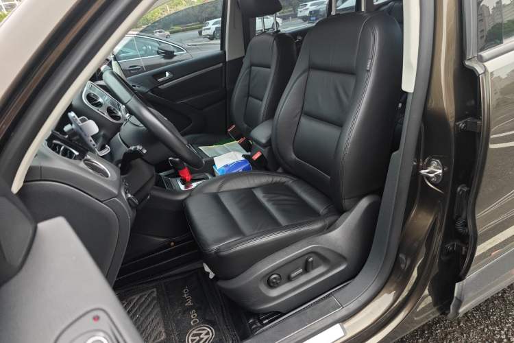 Used Volkswagen Tiguan 2015 1.8TSI Automatic Two-Wheel Drive Comfort Edition Left Front Seat