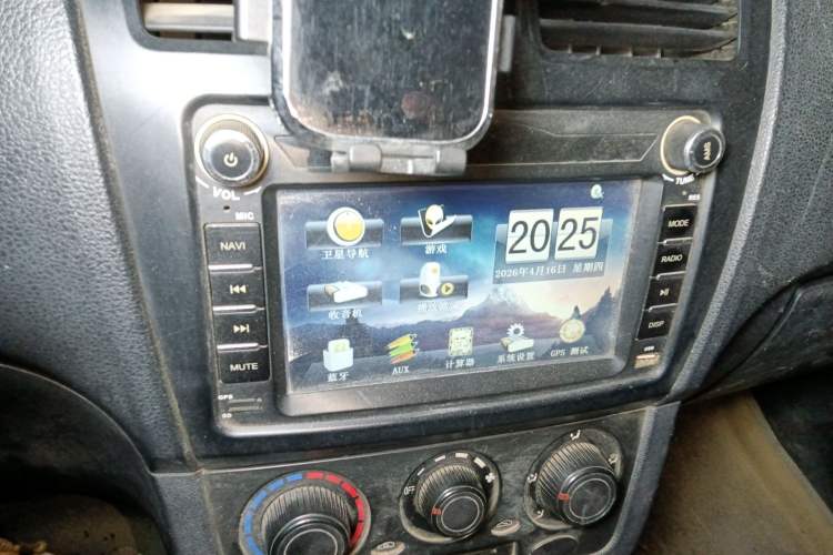 Used Dongfeng Fengon 330 2014 1.5L Manual Standard Edition DK15-02 Audio And AC Panel