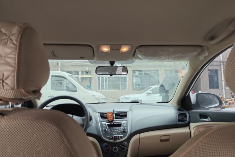 Used Hyundai Verna (older generation) 2016 1.4L Automatic Smart GLS Headliner