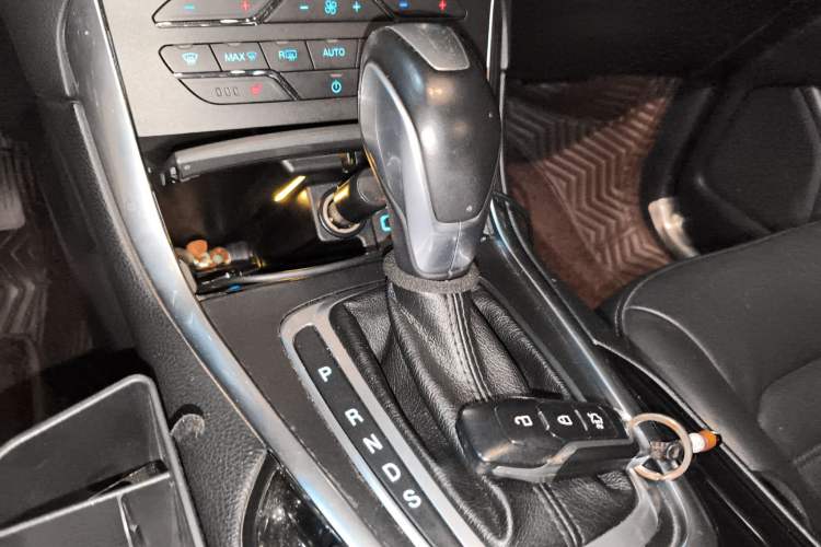 Used Ford Edge 2016 EcoBoost 245 Two-Wheel-Drive Titanium 7-Seater